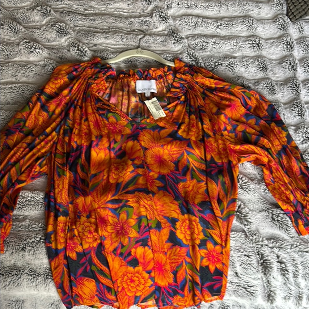 Gilner Farrar Ellie Blouse in tropical beach